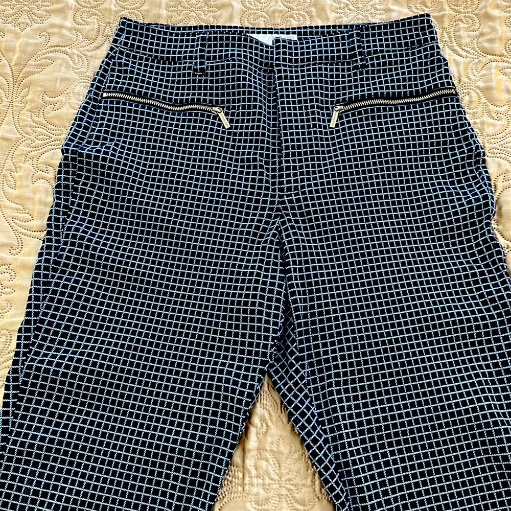 Michael Kors ankle length pants . Stretchy fabric.